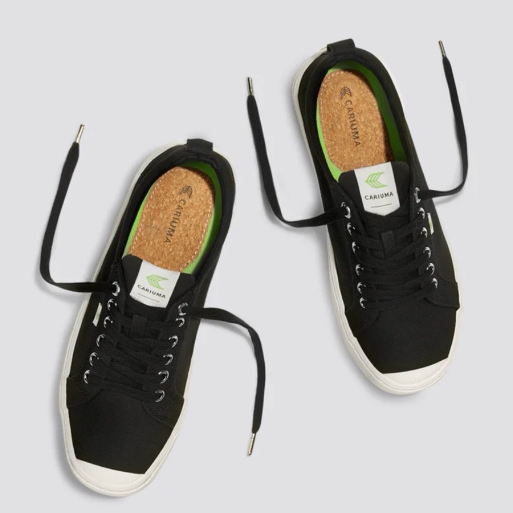 Cariuma Black and White Women's Sneakers